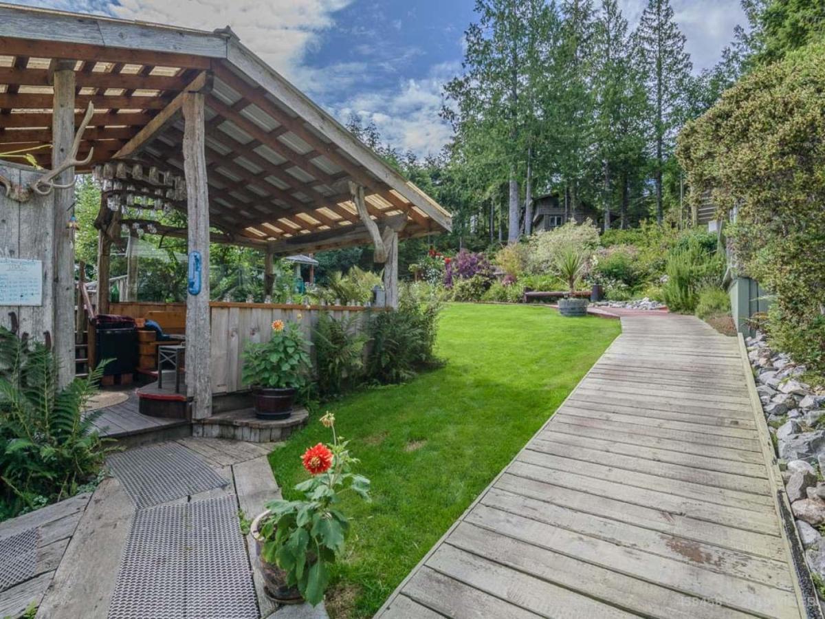Woods End Landing 호텔 Bamfield 외부 사진