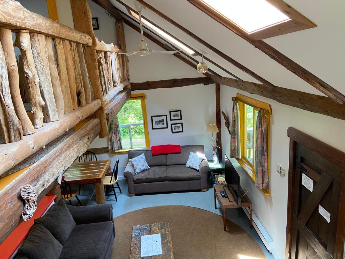 Woods End Landing 호텔 Bamfield 외부 사진