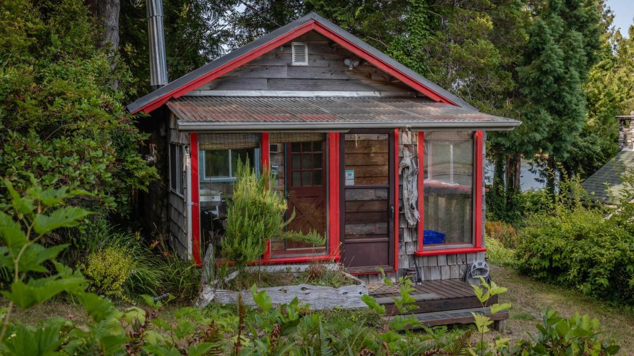 Woods End Landing 호텔 Bamfield 외부 사진